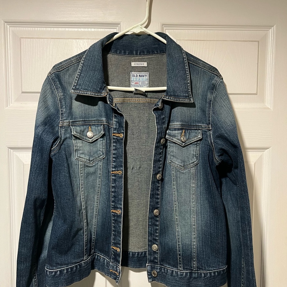 Old Navy Stretch Denim Jacket ladies large  great condition !